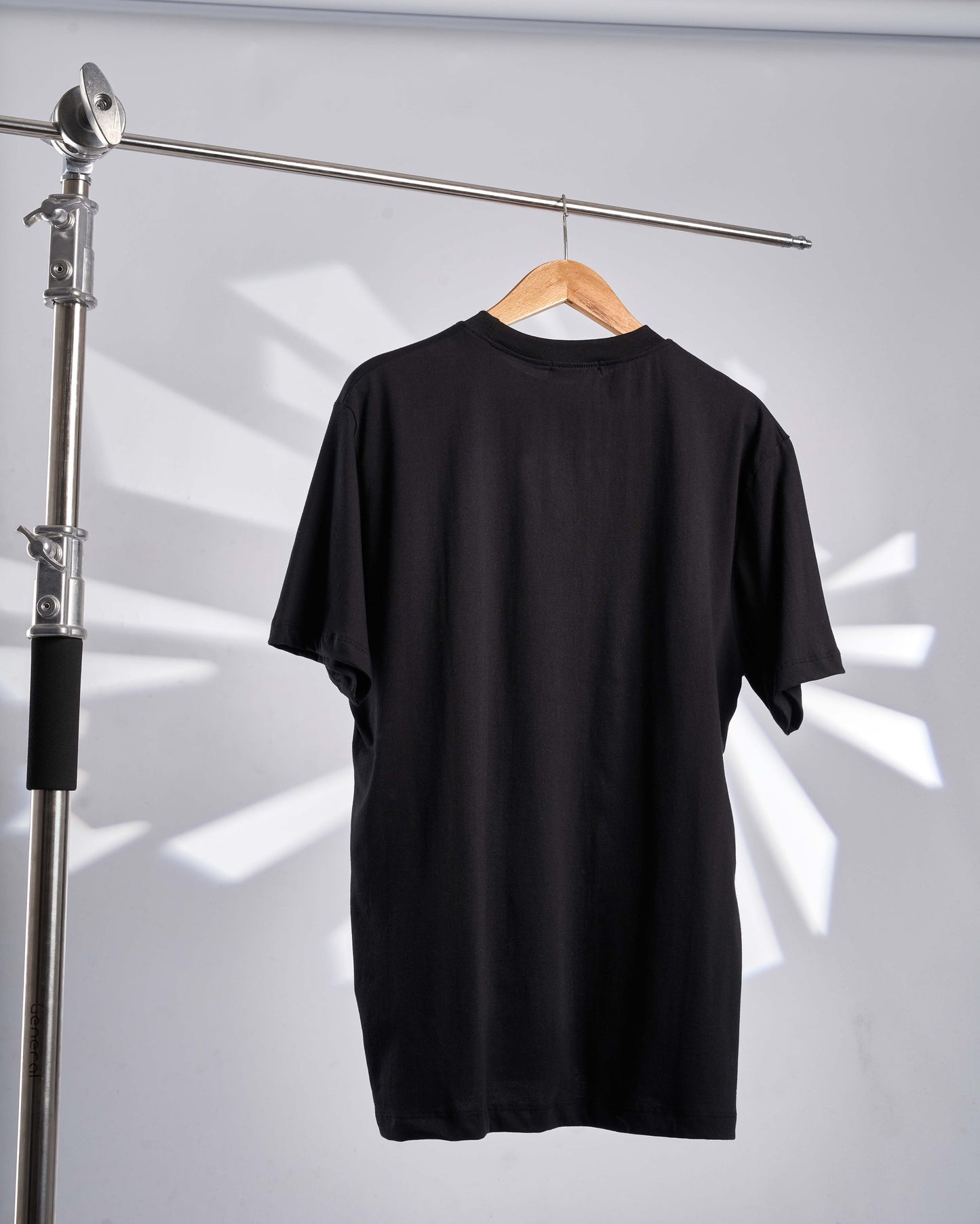 Basic V Shape Dausar Logo (Black)