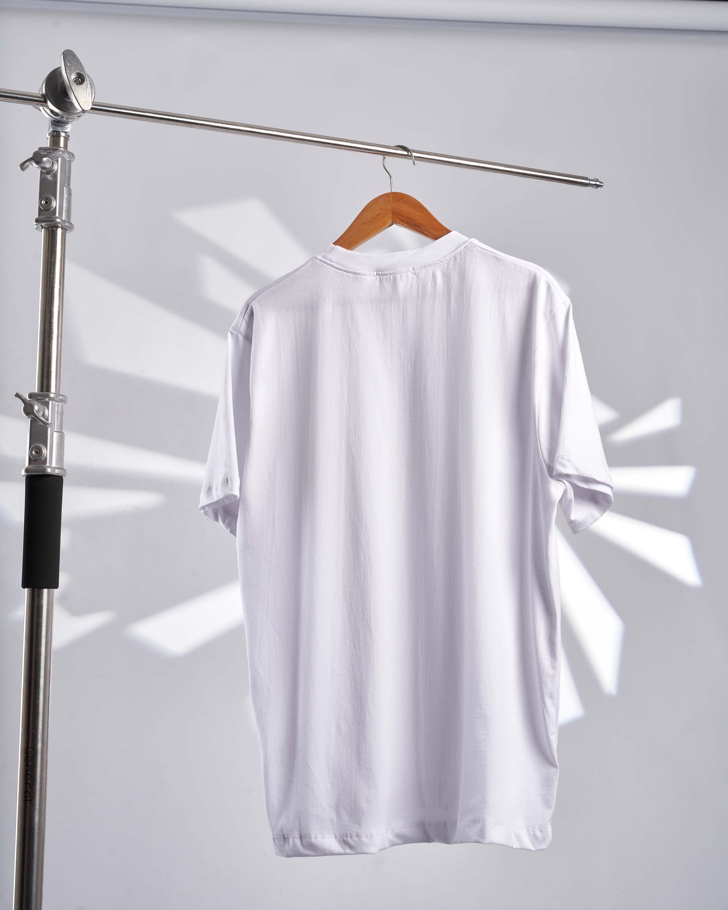 Basic Round Dausar Logo (White)