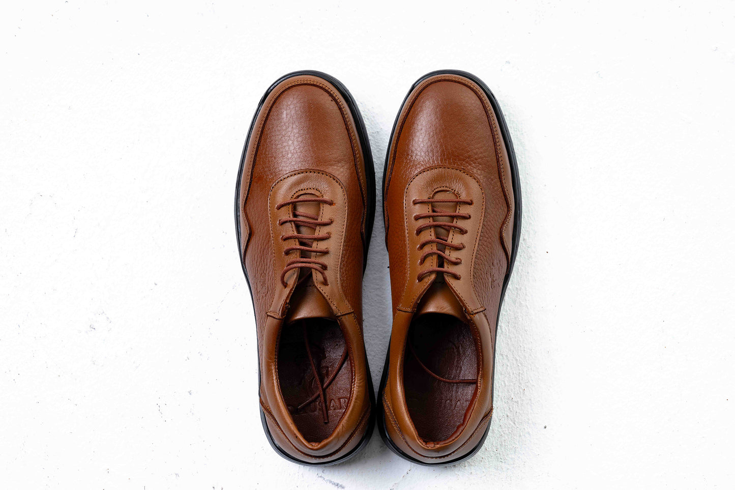 Sneakers (Rust Brown)