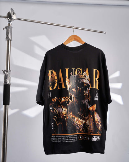 Golden king rules no one