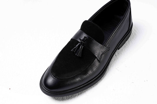 Tassel Loafers (Black)